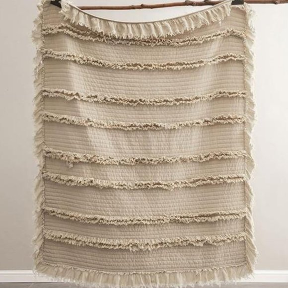 Farmhouse Throw Blanket Boho Cottage Decor Soft Decorative Beige Quilted Cover - Picture 6 of 13